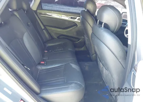 2015 Hyundai Genesis 3.8 z USA, uszkodzony, nr VIN KMHGN4JE2FU068685